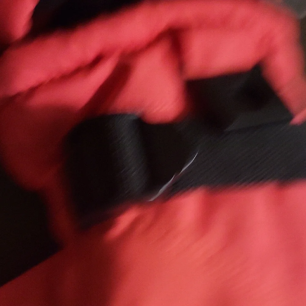All in Motion Snow Sport Pink and Black Gloves with Secure Fit Size 8-14